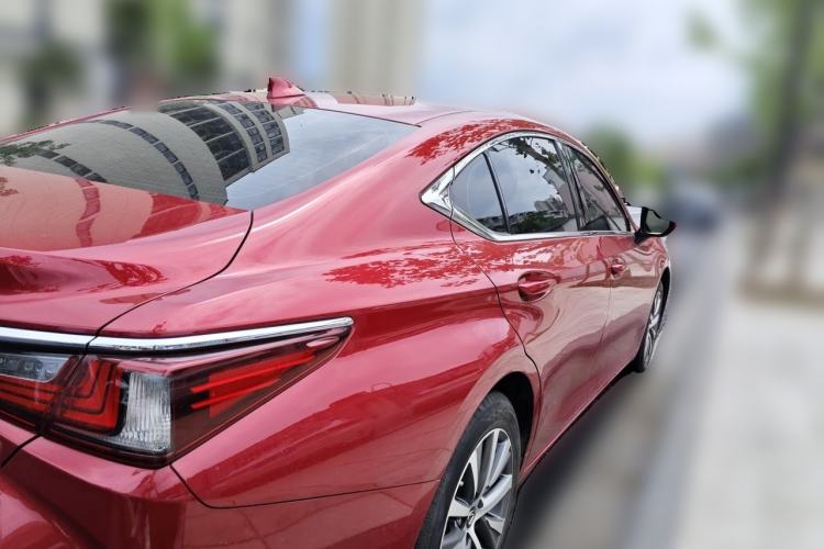 Used Lexus ES 2020 200 Excellence Edition Rear Right 45 Deg