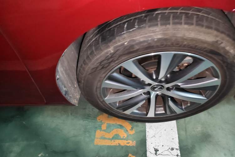 Used Lexus ES 2020 200 Excellence Edition Right Front Wheel Hub