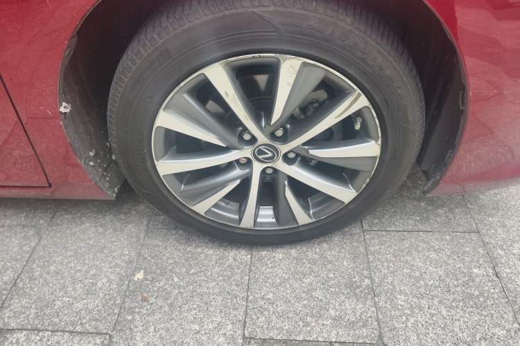 Used Lexus ES 2020 200 Excellence Edition Right Front Wheel Hub
