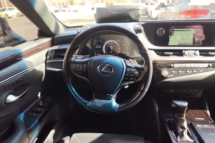 Used Lexus ES 2020 300h Premium Edition Steering Wheel