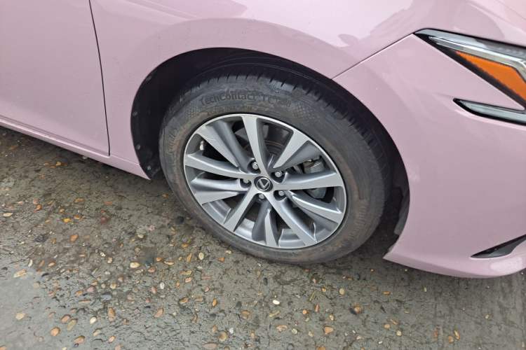 Used Lexus ES 2020 200 Excellence Edition Right Front Wheel Hub