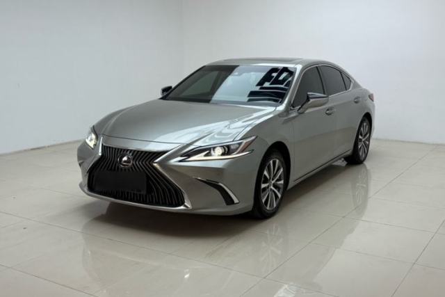 Ojetý Lexus ES 2020 200 Excellence Edition