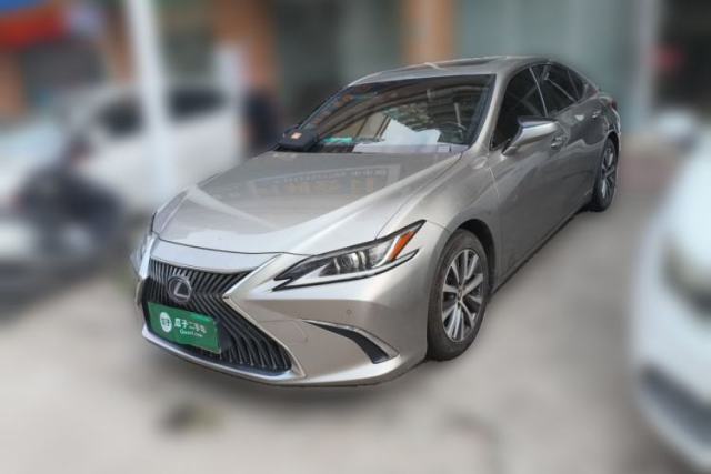 Used Lexus ES 2020 300h Premier Edition
