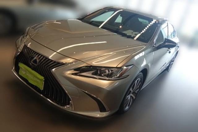 Used Lexus ES 2020 300h Premier Edition