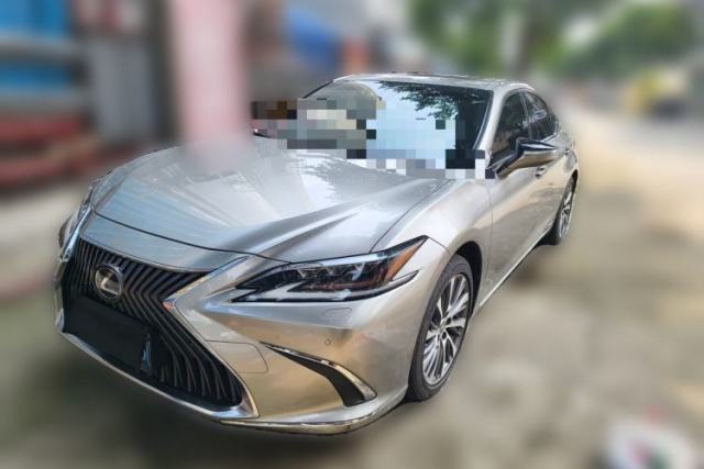 Used Lexus ES 2020 300h Deluxe Edition