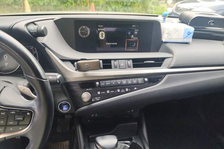 Used Lexus ES 2020 300h Premier Edition Audio And AC Panel