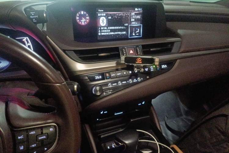 Used Lexus ES 2020 300h Premier Edition Audio And AC Panel