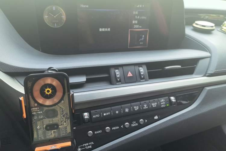 Used Lexus ES 2020 200 Excellence Edition Audio And AC Panel