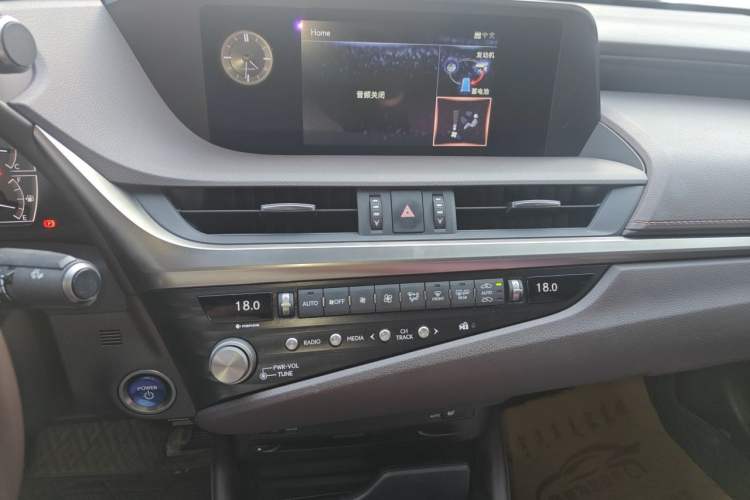 Used Lexus ES 2020 300h Premier Edition Audio And AC Panel