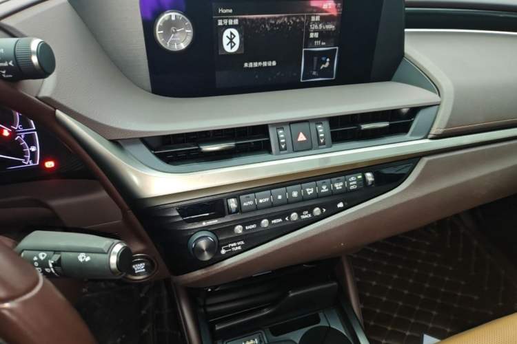 Used Lexus ES 2020 200 Excellence Edition Audio And AC Panel