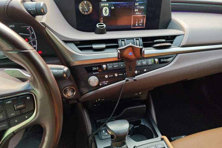 Used Lexus ES 2020 200 Excellence Edition Audio And AC Panel