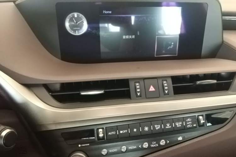 Used Lexus ES 2020 300h Premier Edition Audio And AC Panel