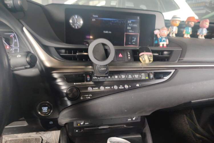Used Lexus ES 2020 200 Excellence Edition Audio And AC Panel