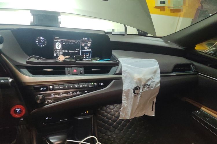 Used Lexus ES 2020 300h Premier Edition Audio And AC Panel
