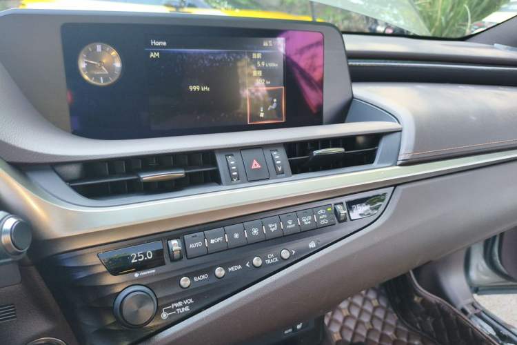 Used Lexus ES 2020 200 Excellence Edition Audio And AC Panel
