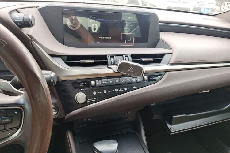 Used Lexus ES 2020 200 Excellence Edition Audio And AC Panel