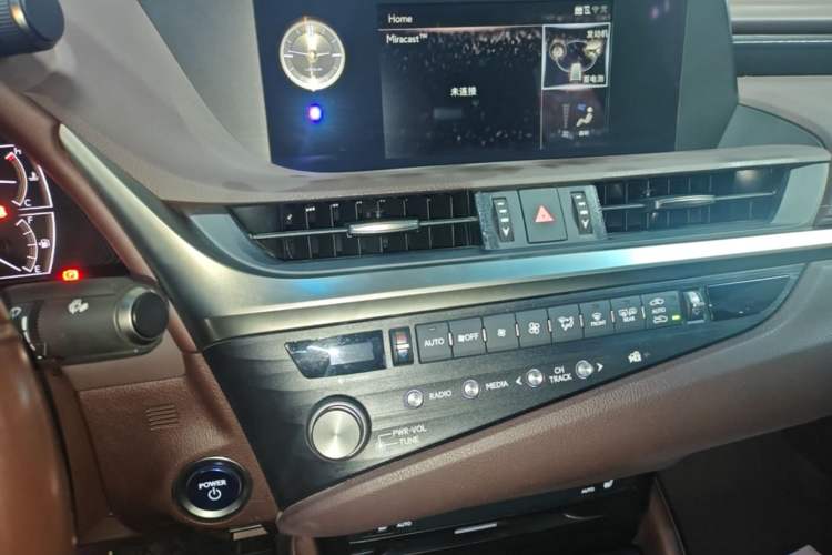 Used Lexus ES 2020 300h Premier Edition Audio And AC Panel