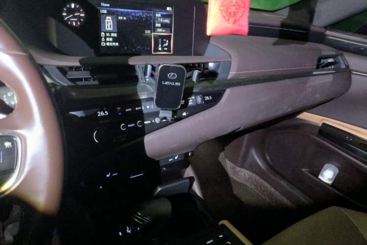 Used Lexus ES 2020 200 Excellence Edition Audio And AC Panel