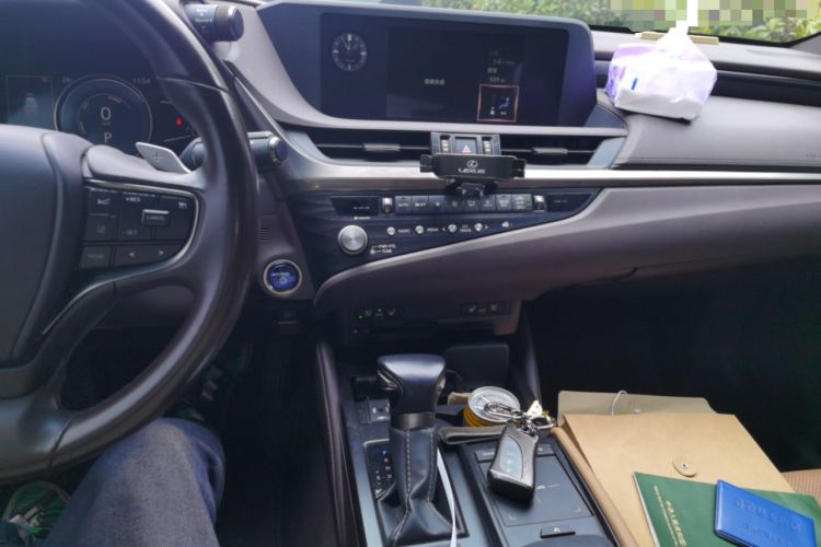 Used Lexus ES 2020 300h Deluxe Edition Audio And AC Panel