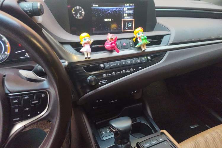 Used Lexus ES 2020 200 Excellence Edition Audio And AC Panel