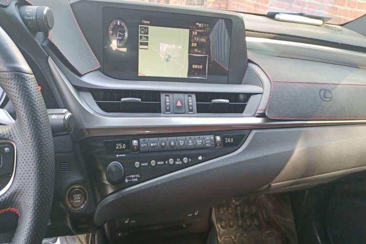 Used Lexus ES 2020 260 F SPORT Audio And AC Panel