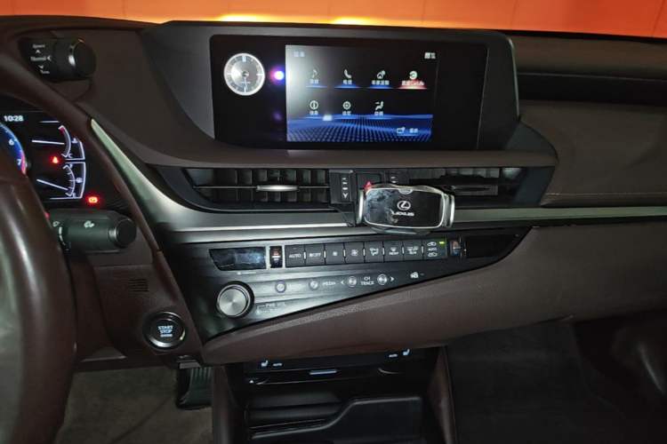 Used Lexus ES 2020 200 Excellence Edition Audio And AC Panel