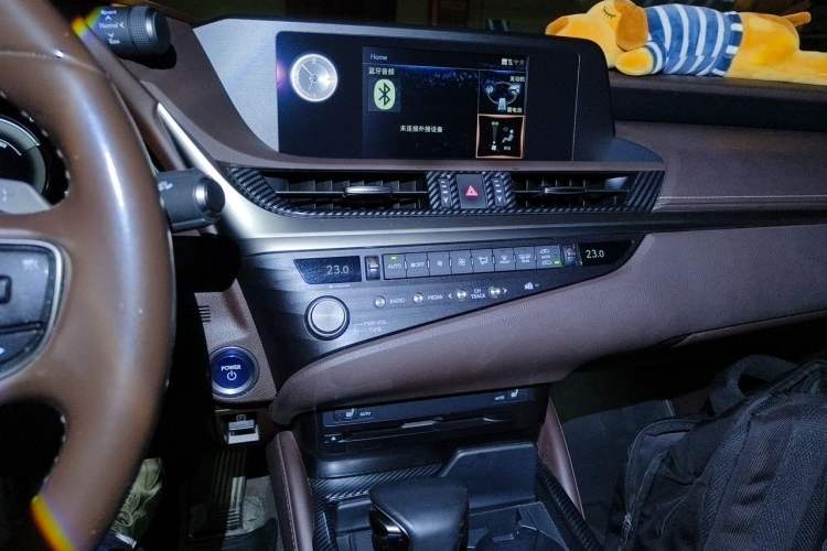 Used Lexus ES 2020 300h Premier Edition Audio And AC Panel