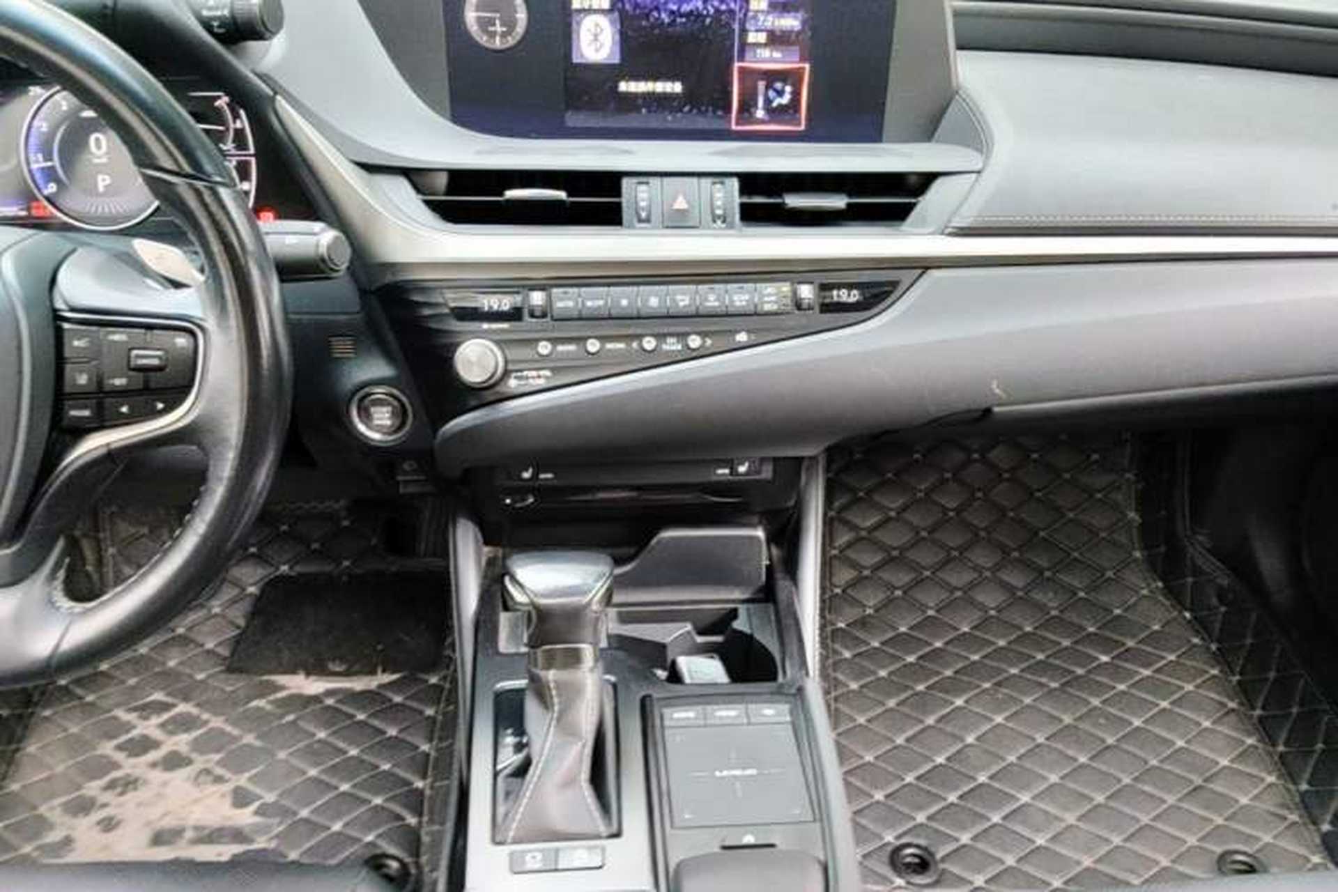 Used Lexus ES 2020 200 Excellence Edition Audio And AC Panel