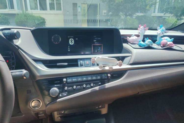 Used Lexus ES 2020 200 Excellence Edition Audio And AC Panel