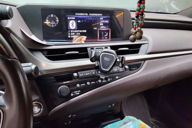 Used Lexus ES 2020 200 Excellence Edition Audio And AC Panel