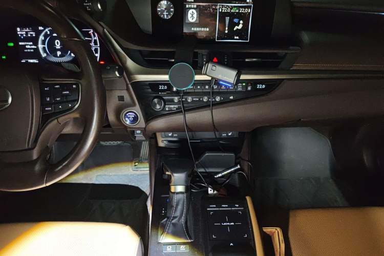 Used Lexus ES 2020 300h Premier Edition Audio And AC Panel