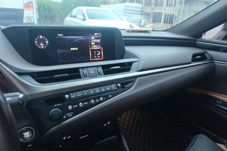 Used Lexus ES 2020 200 Excellence Edition Audio And AC Panel