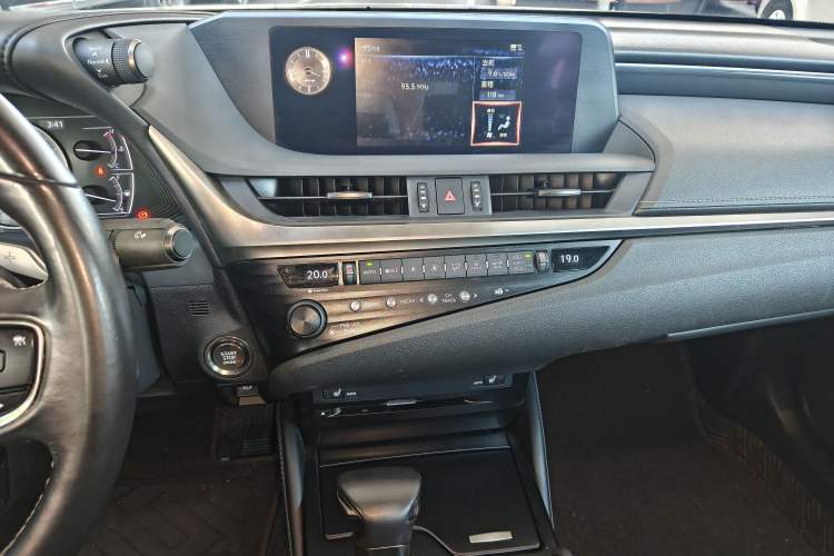 Used Lexus ES 2020 200 Excellence Edition Audio And AC Panel