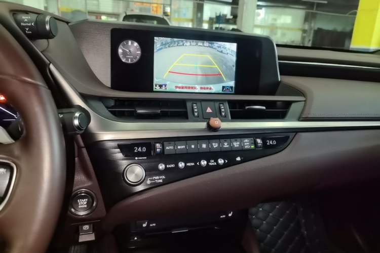 Used Lexus ES 2020 200 Excellence Edition Audio And AC Panel