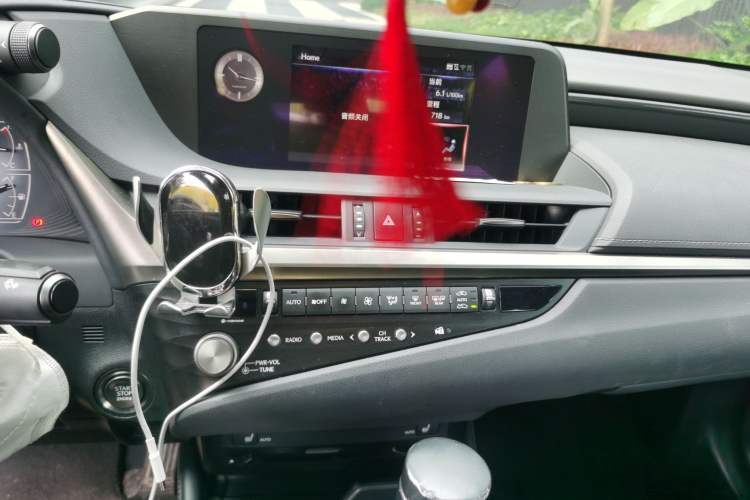 Used Lexus ES 2020 200 Excellence Edition Audio And AC Panel