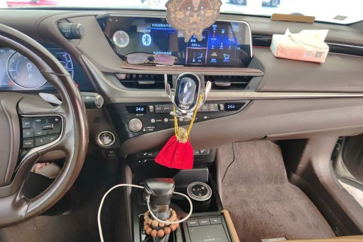Used Lexus ES 2020 200 Excellence Edition Audio And AC Panel