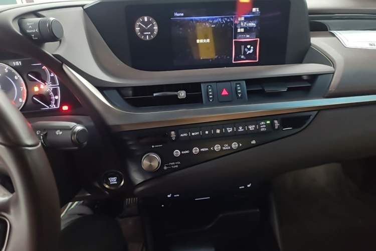 Used Lexus ES 2020 200 Excellence Edition Audio And AC Panel