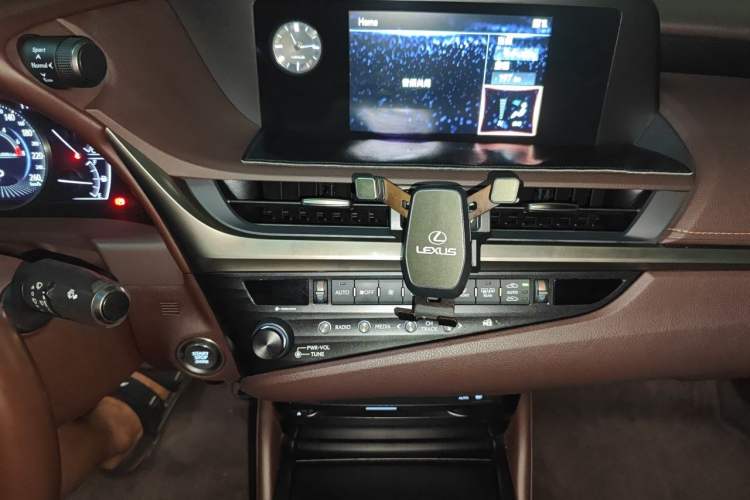 Used Lexus ES 2020 260 Excellence Edition Audio And AC Panel
