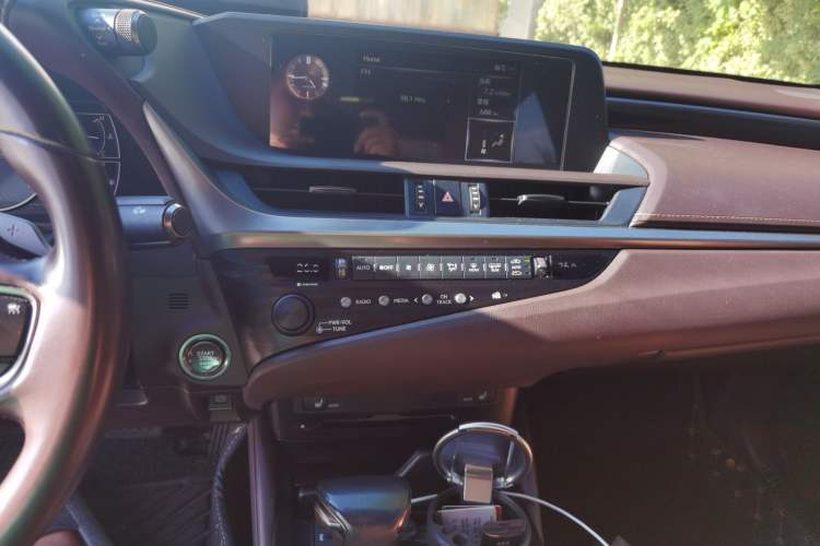 Used Lexus ES 2020 200 Excellence Edition Audio And AC Panel