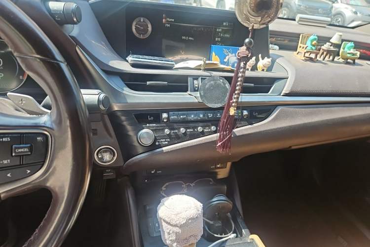Used Lexus ES 2020 200 Excellence Edition Audio And AC Panel