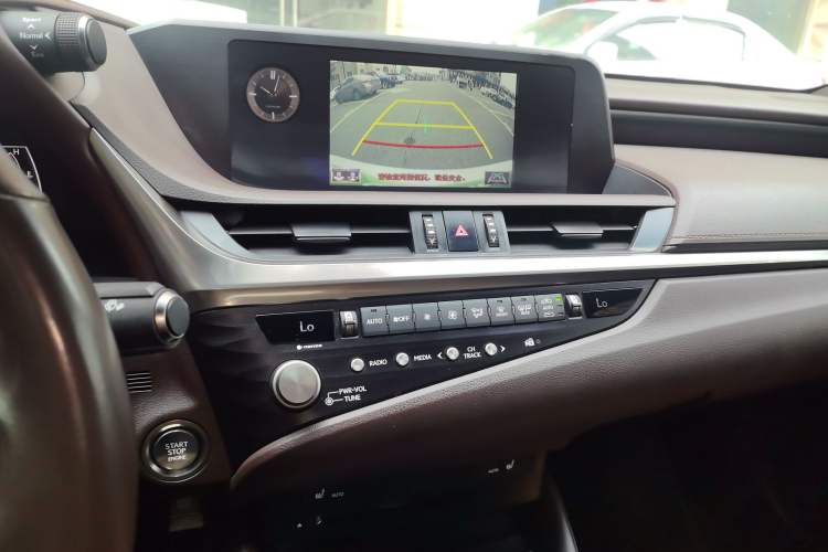 Used Lexus ES 2020 200 Excellence Edition Audio And AC Panel