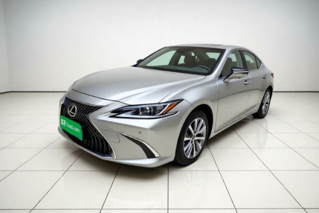 Used Lexus ES 2020 300h Premier Edition