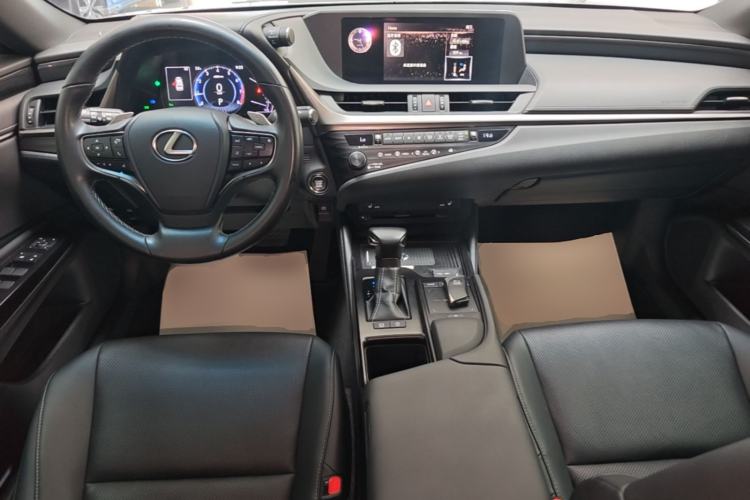 Used Lexus ES 2020 200 Excellence Edition Center Console