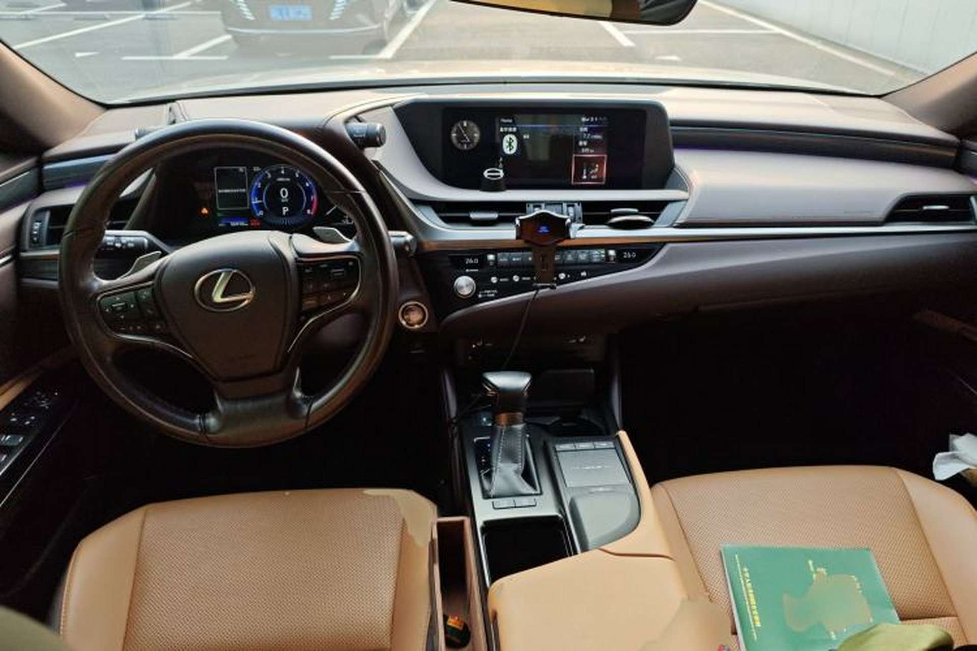 Used Lexus ES 2020 200 Excellence Edition Center Console