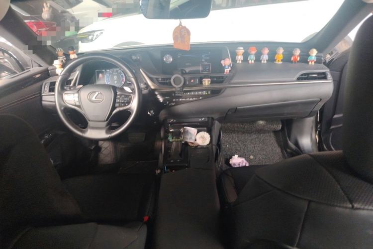 Used Lexus ES 2020 200 Excellence Edition Center Console