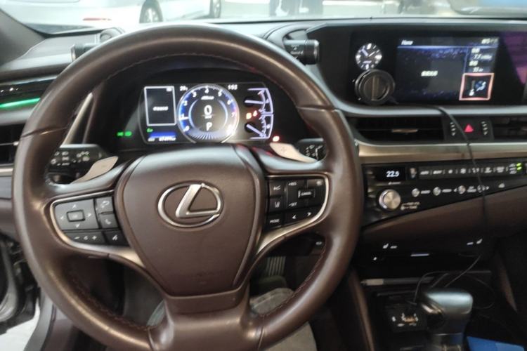 Used Lexus ES 2020 200 Excellence Edition Center Console
