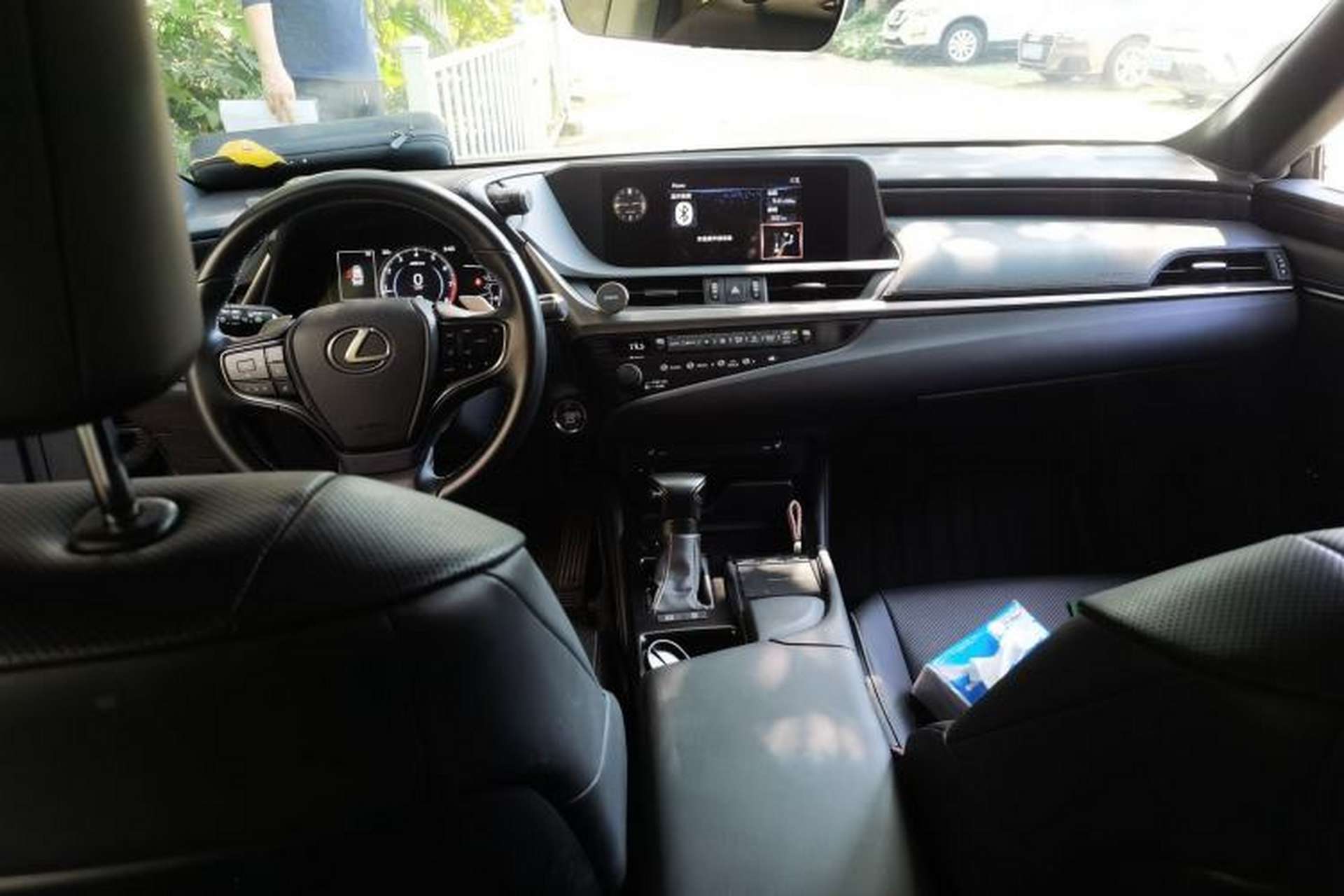 Used Lexus ES 2020 200 Excellence Edition Center Console