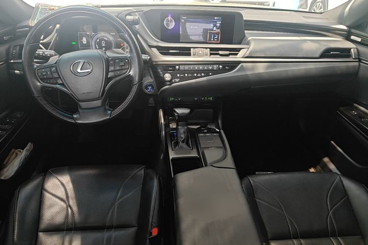 Used Lexus ES 2020 300h Premium Edition Center Console