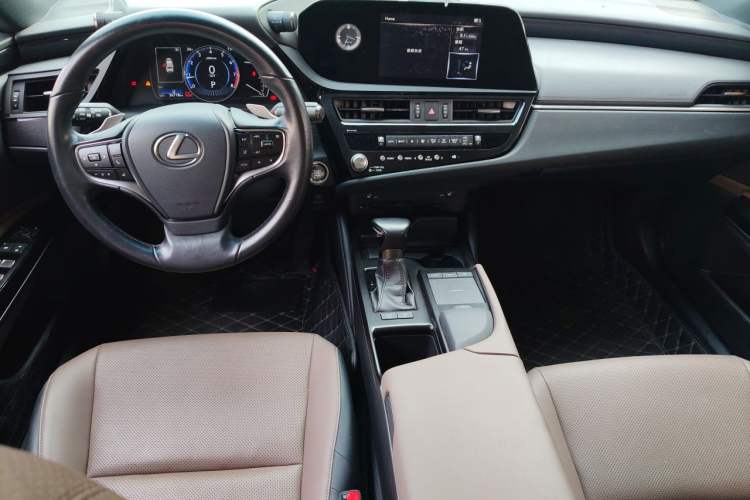 Used Lexus ES 2020 200 Excellence Edition Center Console