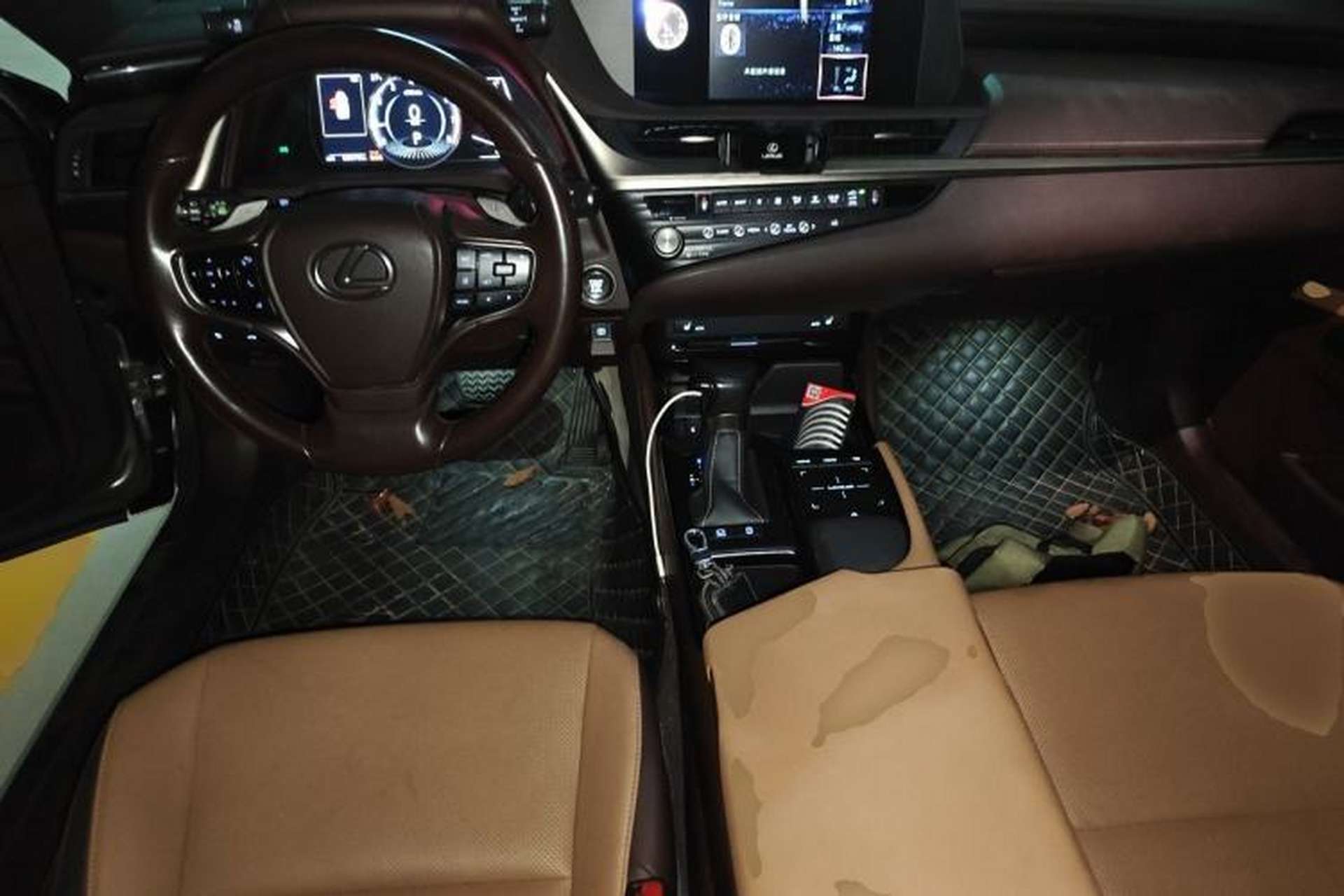 Used Lexus ES 2020 200 Excellence Edition Center Console